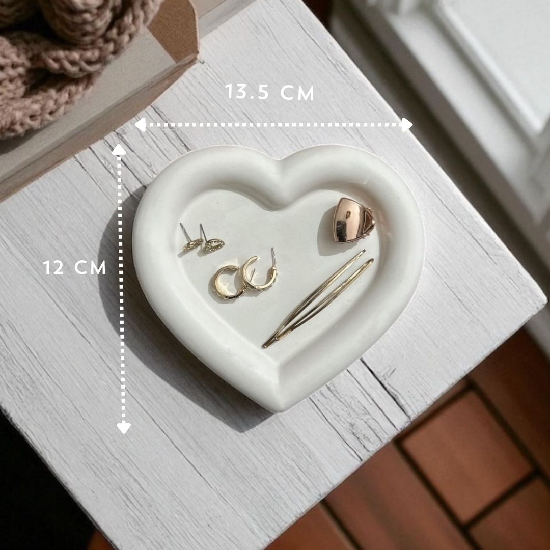 Concrete Heart-Shaped Cloud Tray, 13.5W x 12L x 1.5H cm (250g)