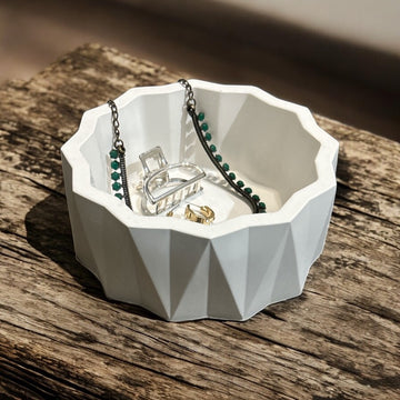 Concrete Straight Line Trinket Bowl, 14.5x14.5x6 cm (190g)