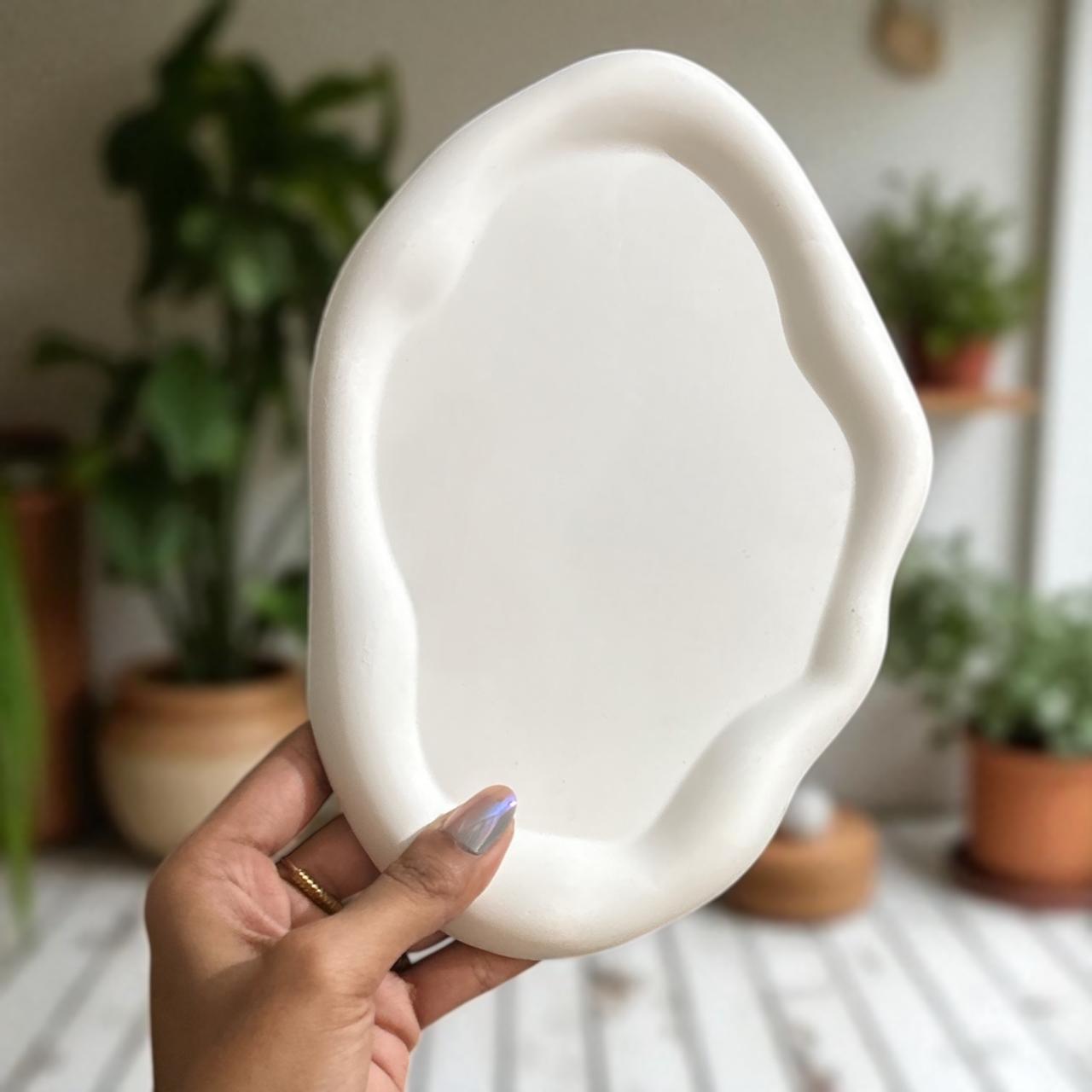 Concrete Long Cloud Tray, 24x16.5x1 cm (300g)